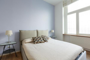 Tricolore Modern and Cozy Apartment
